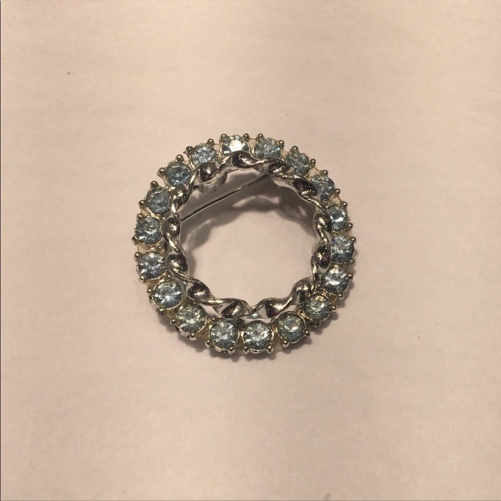 Baby Blue Diamond Circle Brooch! 💎